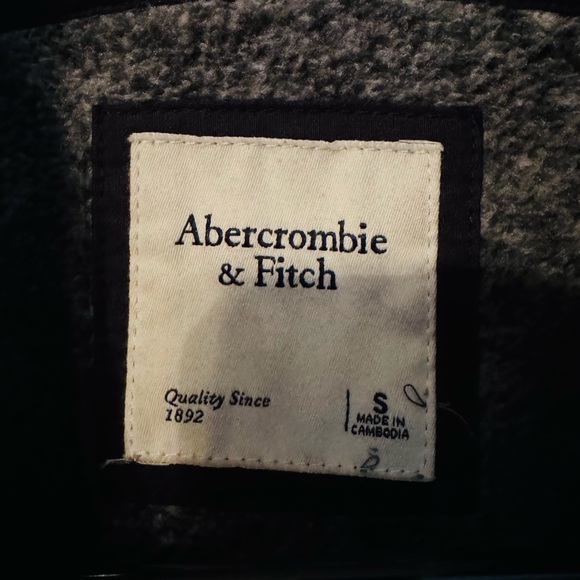 Abercrombie & Fitch Gray and Black Pullover - Picture 5 of 6